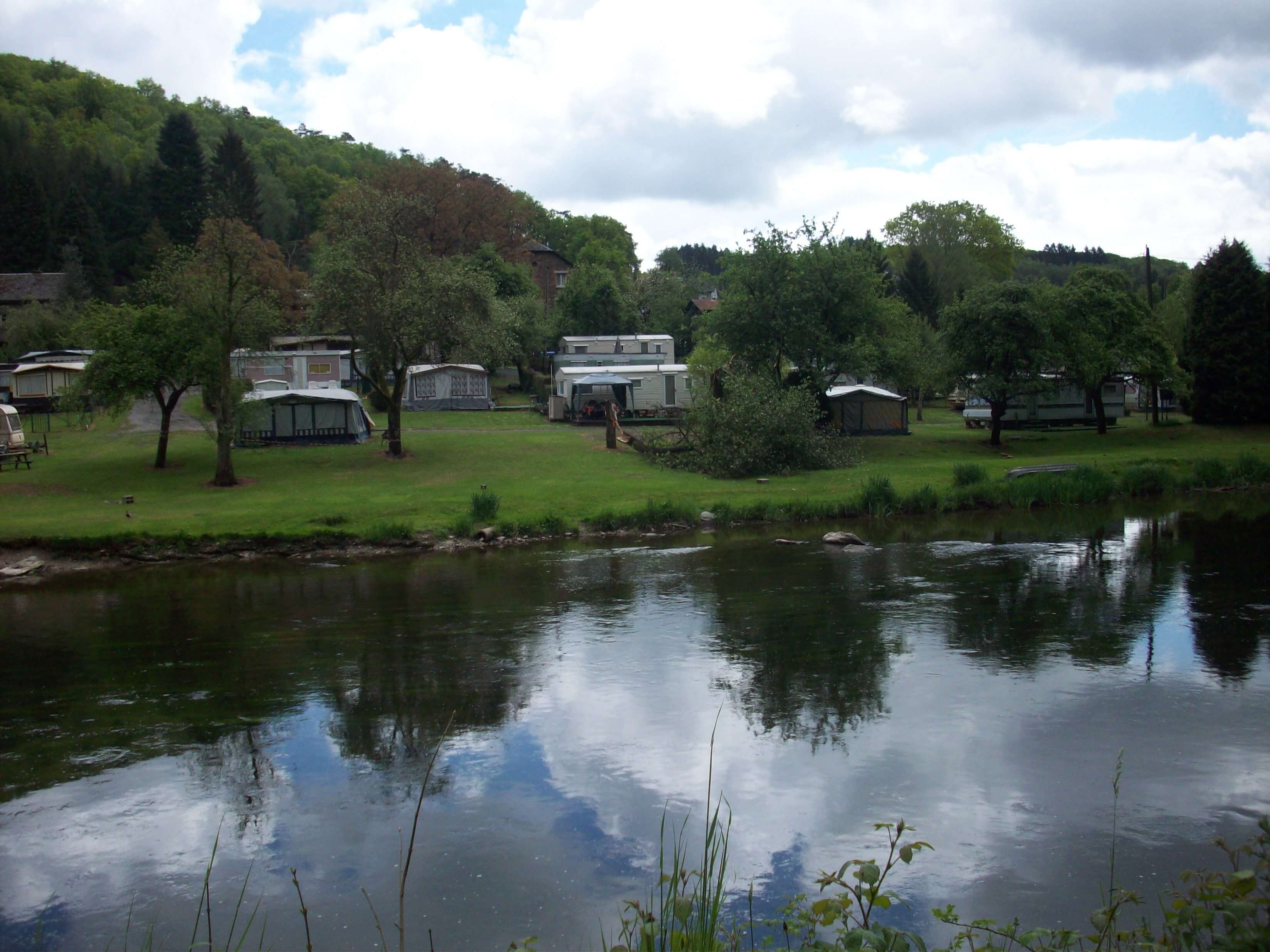 Camping au bord la Semois et les Ardennes