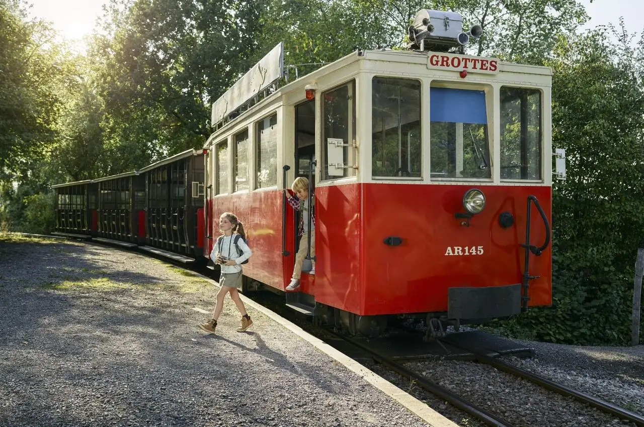 Tramway historique des Grottes de Han