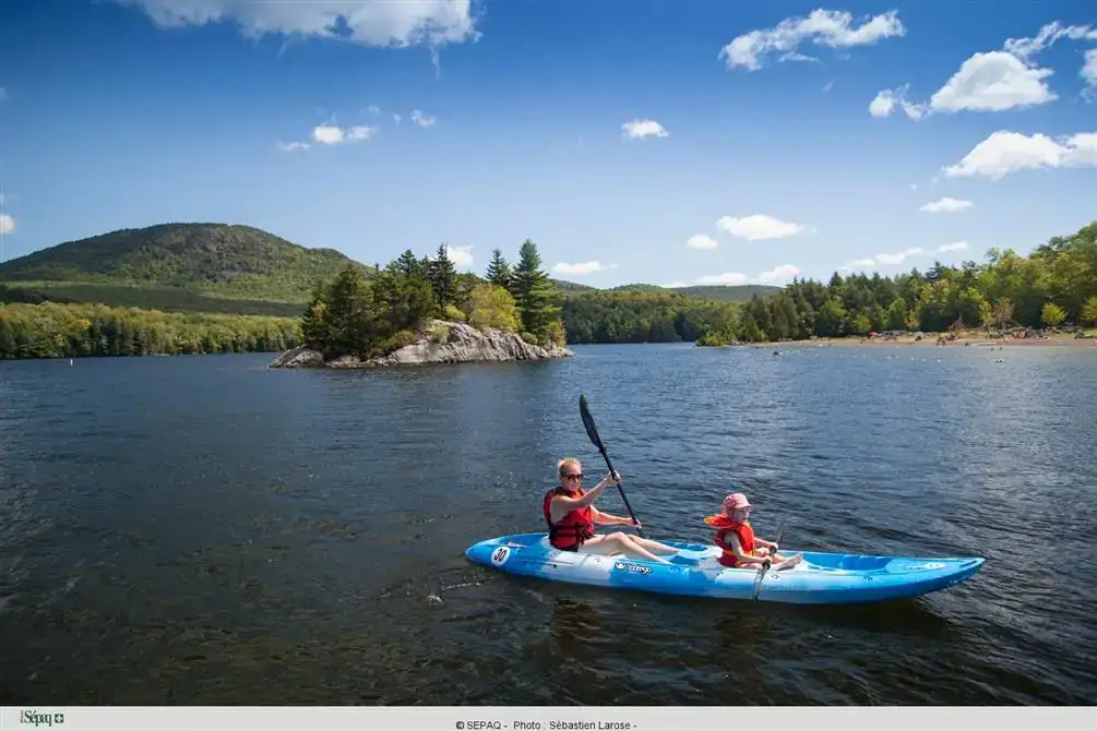 Descente en kayak dans le Parc national de la Semois