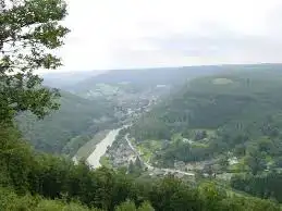 Kajakafdaling op de Semois zichtbaar vanaf uitzichtpunt Naglémont