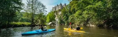 Techniques de kayak pour la descente de la Semois en Belgique